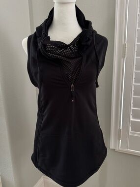 Calia women’s XS black hooded sweatshirt 1/4 zip sleeveless top athletic